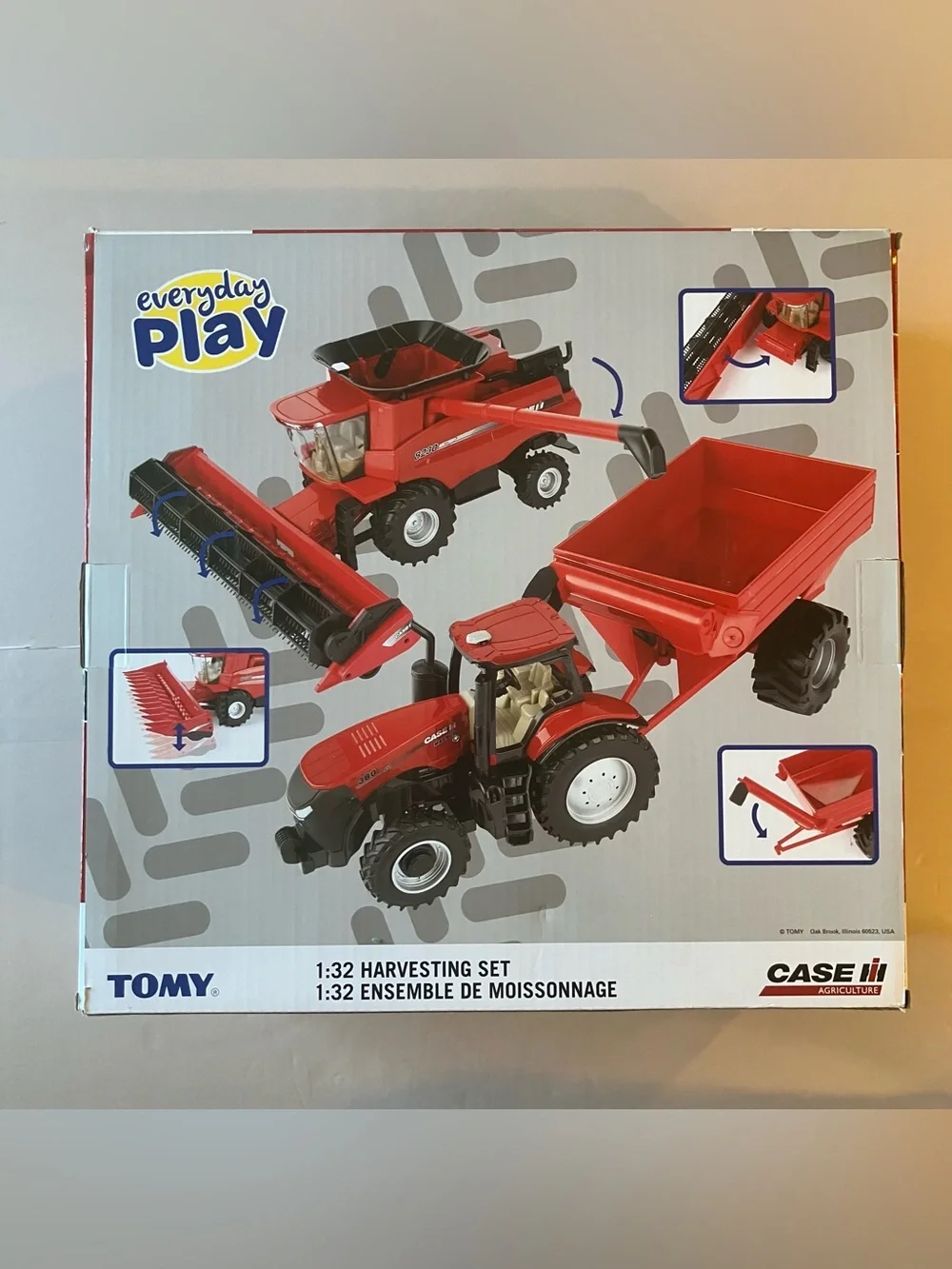 Tomy 1/32 Case IH 8230 Combine w/‎ Magnum 380 & Grain Cart Set 47357